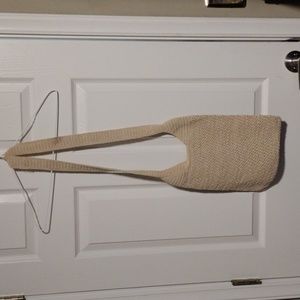 Cute cross over bag - zipper top.   Excellent condition.
